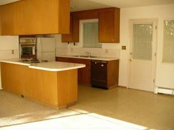 5th image of 837 Partridge Ave