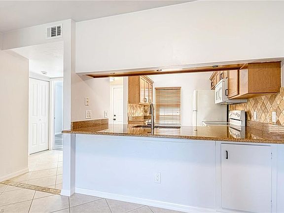 4th image of 2642 Kings Lake BLVD #102