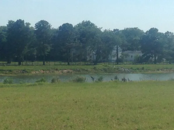 7 Lake View Ct, Cape Charles, VA 23310