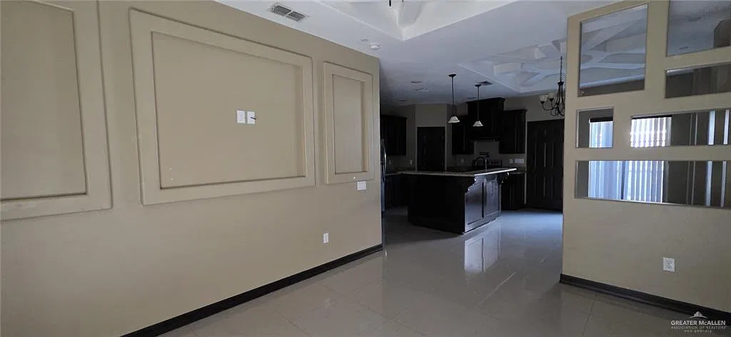 201 Teak Dr — Photo 4