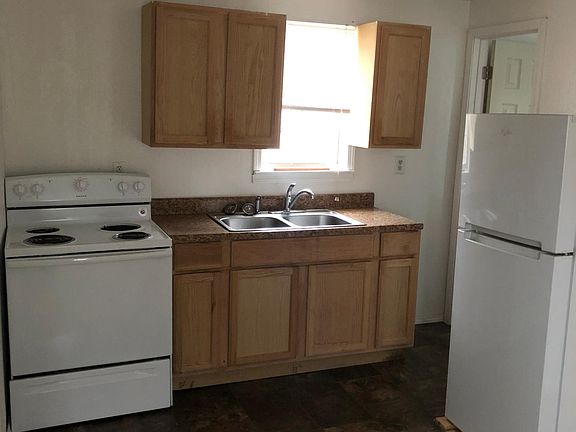 2nd image of 1400 E 5th St #1