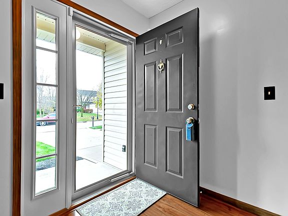 4th image of 4332 Spruce Lake Ct