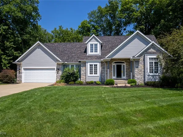 5790 Emerald Lakes Dr, Medina, OH 44256