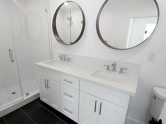 4th image of 1262 N Citrus Ave #5