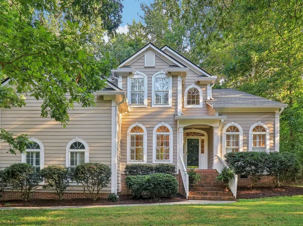 1615 Cavell Ct, Hillsborough, NC 27278