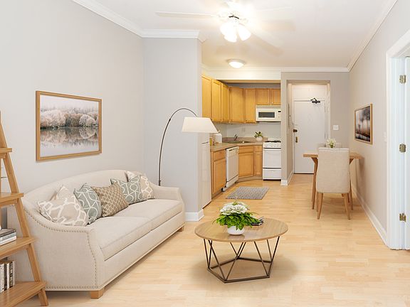 5th image of 517 W Oakdale Ave #237