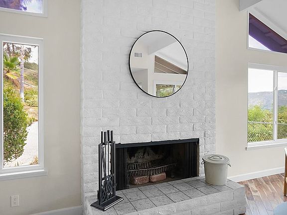 4th image of 2645 Daisy Ln