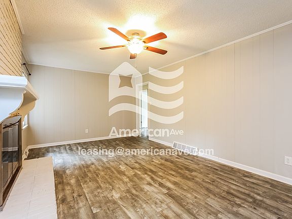 15230_003_living_room_14044444.jpg