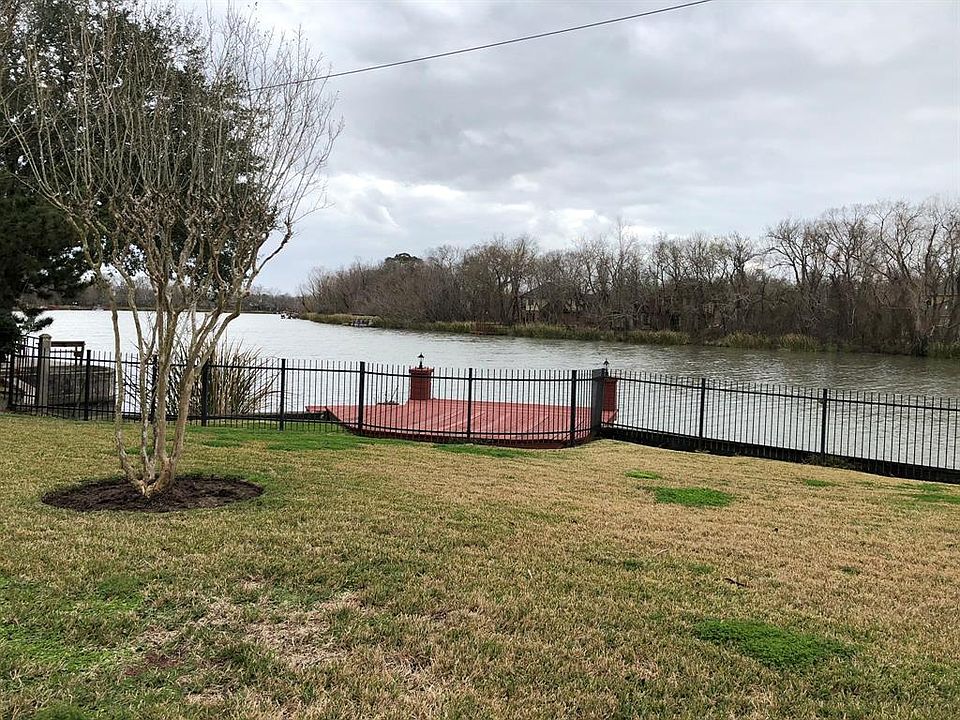 1st image of 2027 Glenn Lakes Ln