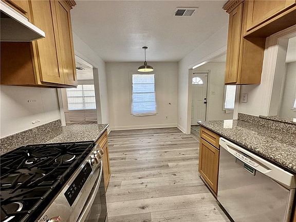 5th image of 931 Hailey Ave