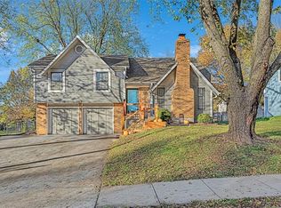 2324 Surrey St, Olathe, KS 66061