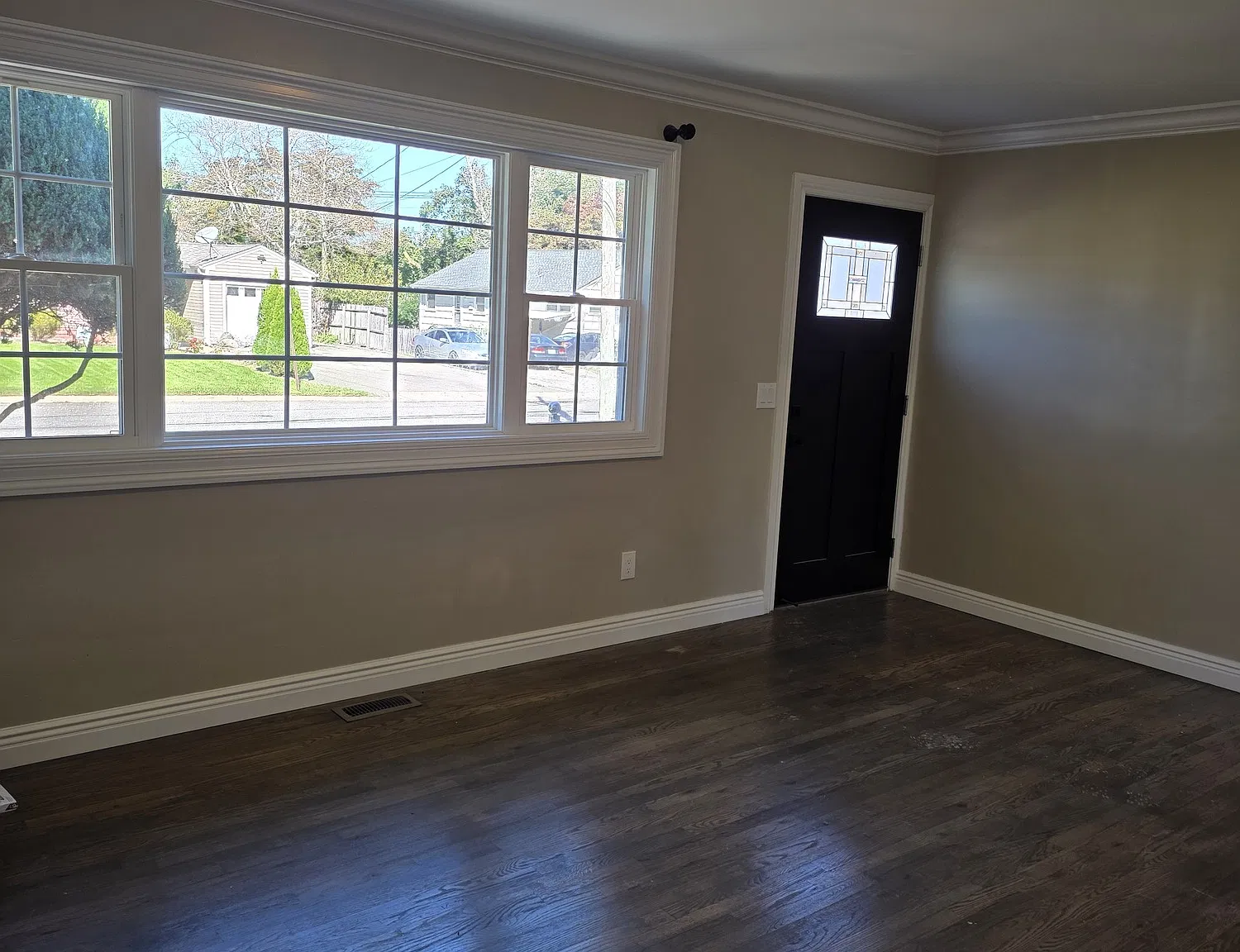 3 bed, $3,995 — Photo 4
