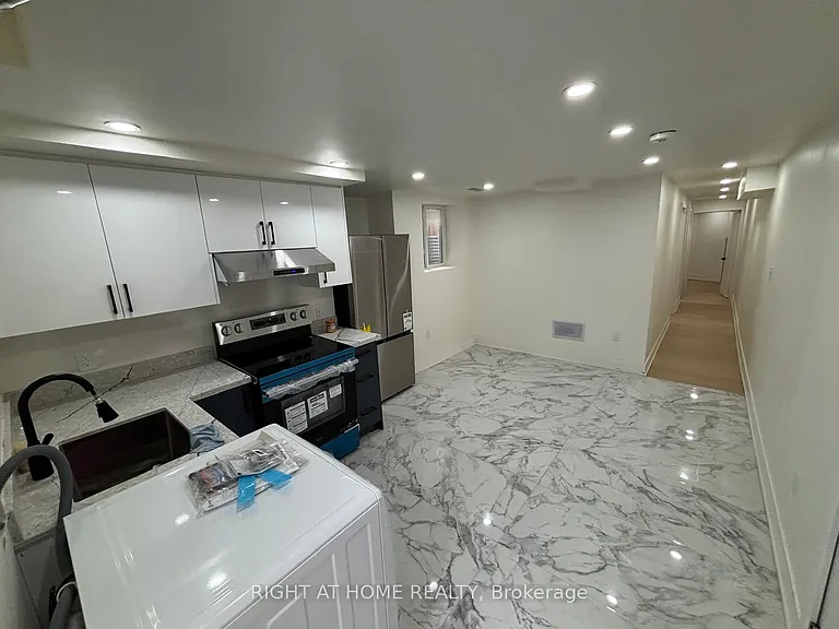 31 Orleans Dr #BASEMENT — Photo 13