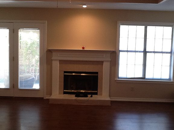 3rd image of 2341 Essex Grace