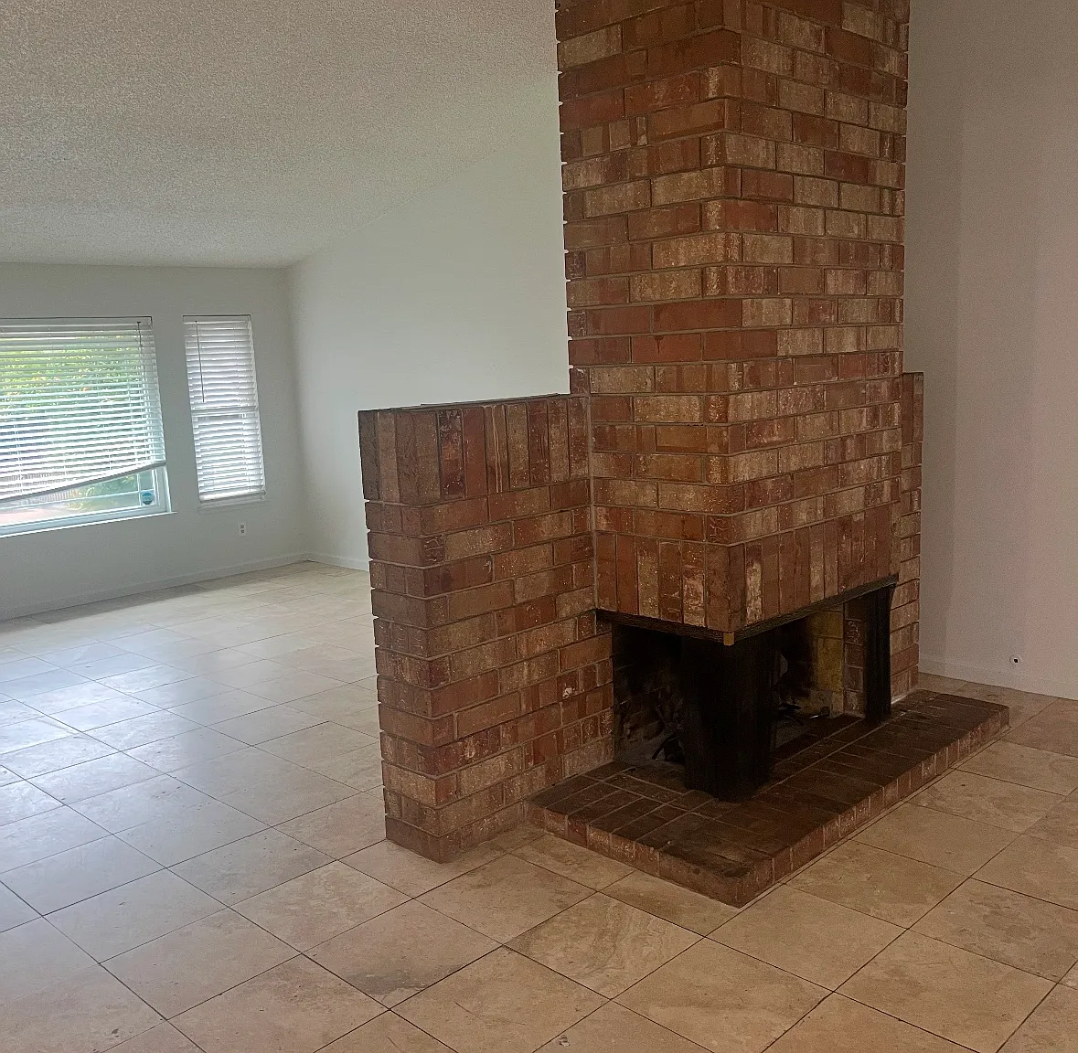 3 bed, 1444 sqft, $2,800 — Photo 3