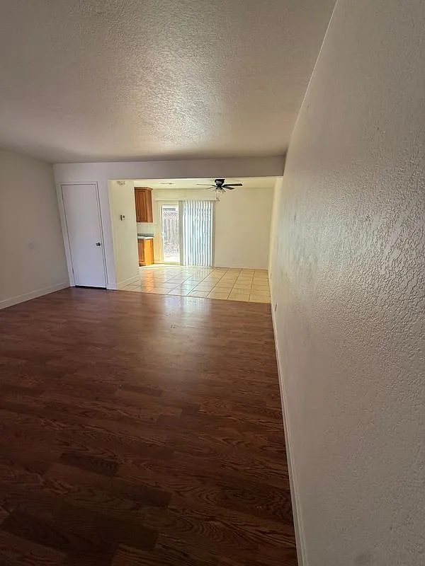 3 bed, 1.5 bath, 1308 sqft, $2,350 — Photo 4