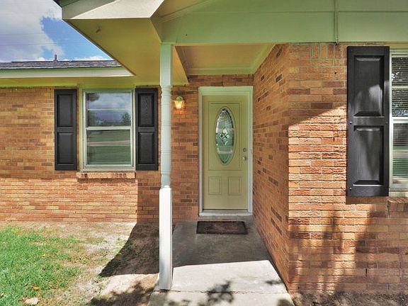 4th image of 2657 Hilldale Dr