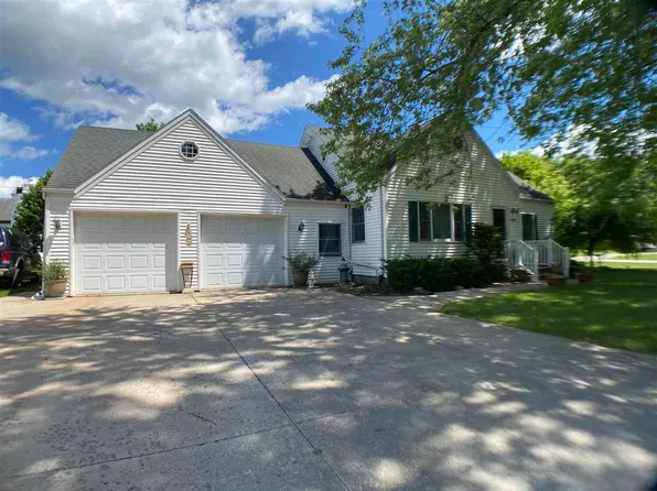 404 N Cecil St, Bonduel, WI 54107