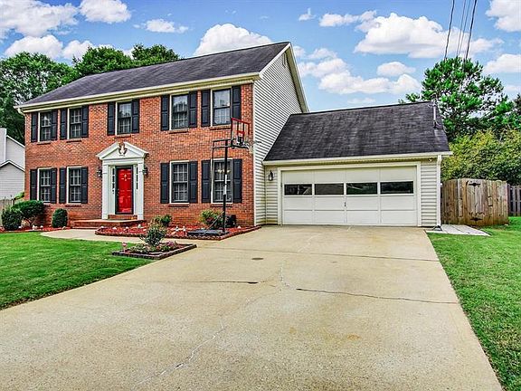 2nd image of 691 Deer Oaks Dr