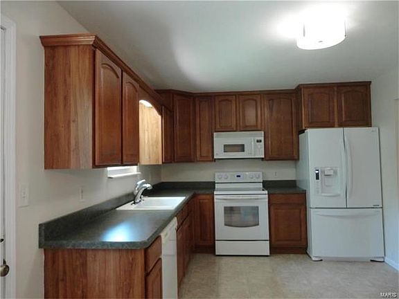 4th image of 2122 Rose Knoll Ln