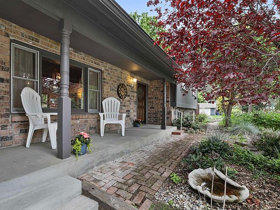 5th image of 1304 W Cliffwood Ct