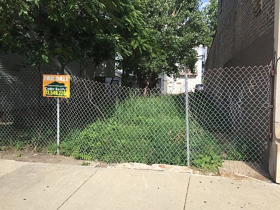 5th image of 1643 N Ashland Ave