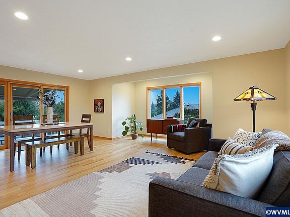 4th image of 1707 Berndt Hill Dr S