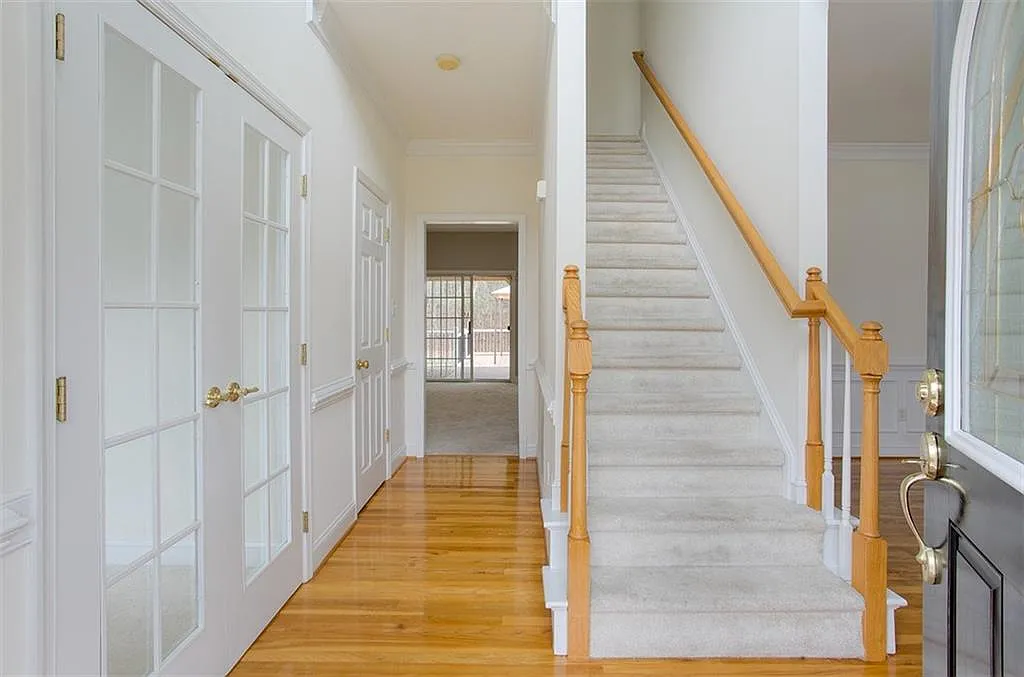 613 Greyshire Dr - 1 — Photo 2