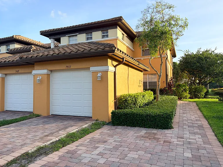 7911 NW 128th Ln #11-C — Photo 8