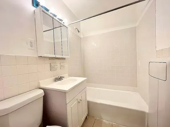 2265 University Avenue image 5 of 5