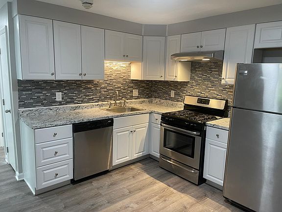 2nd image of 11 Allen Ave APT 5