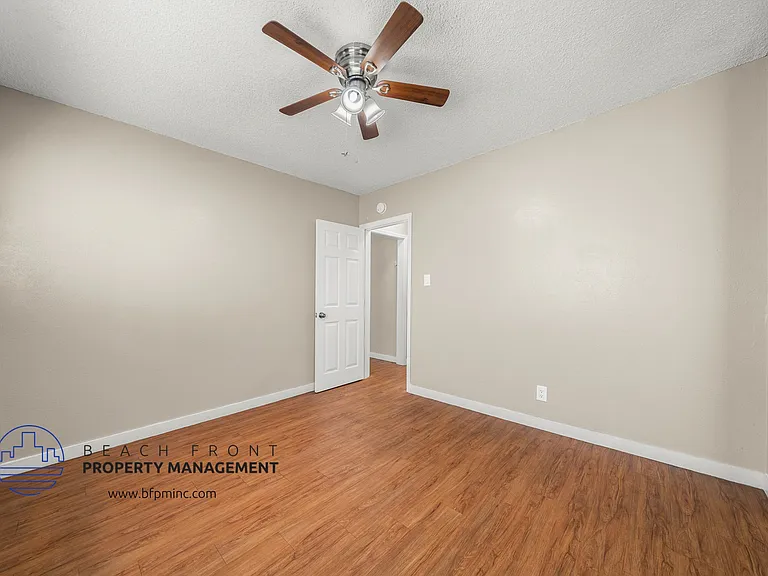 9320-9330 Elm Vista Dr. — Photo 6