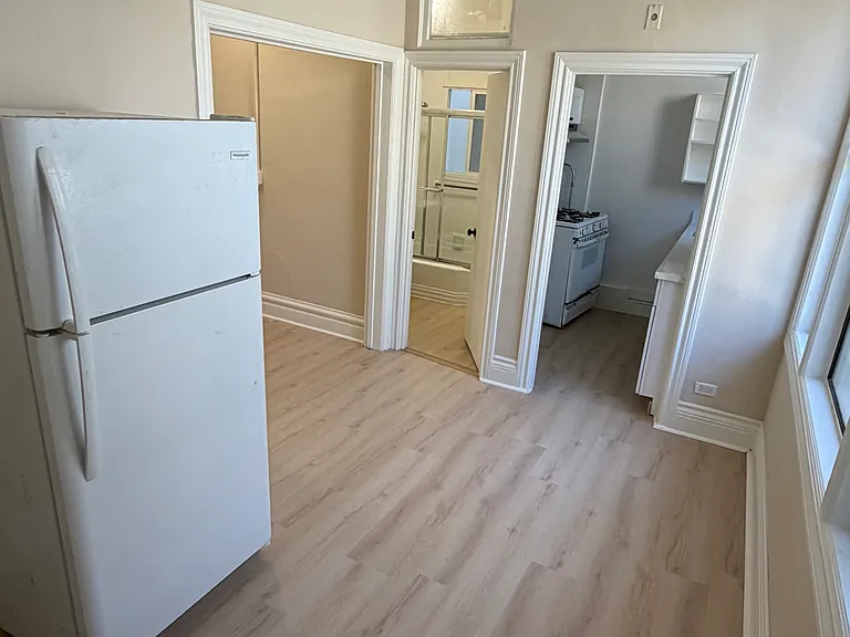 837 Broadway St #2 — Photo 5
