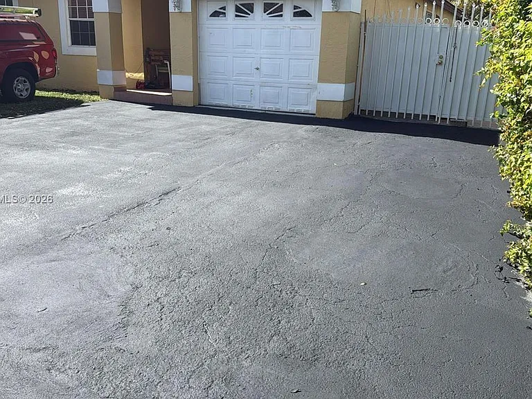 19712 NW 82nd Pl — Photo 3