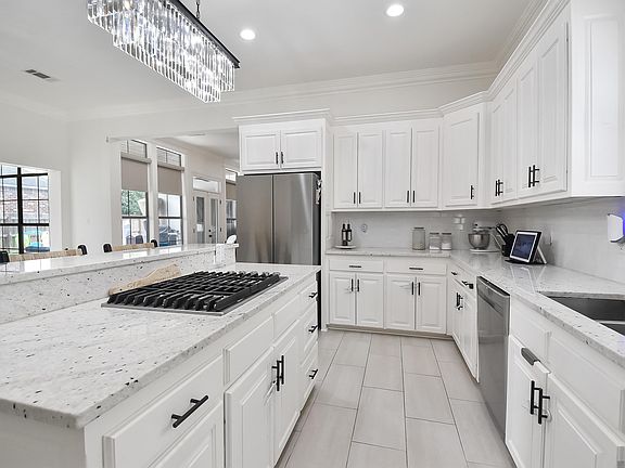 5th image of 8925 Fox Gate Dr