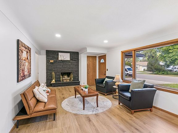5th image of 4243 Douglas Dr N