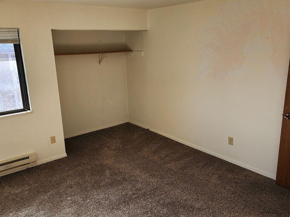 2nd image of 1113 12th St #2