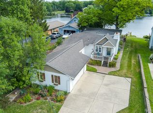 10470 King Rd, Davisburg, MI 48350