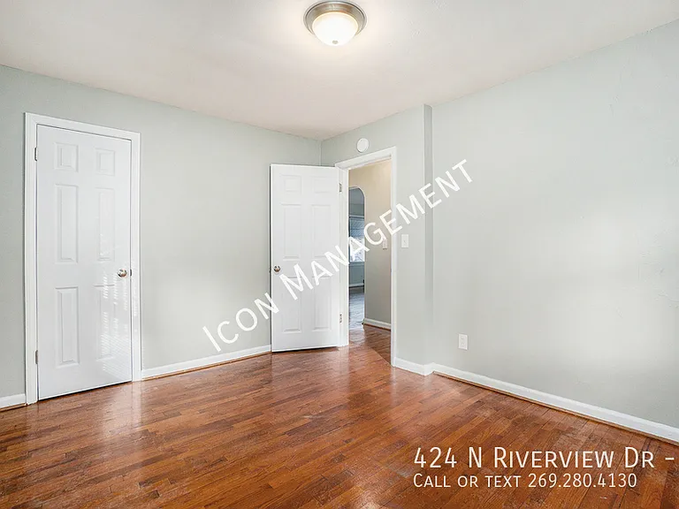 424 N Riverview Dr #2 — Photo 10