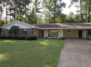 100 Crepe Myrtle Dr, Columbus, MS 39705