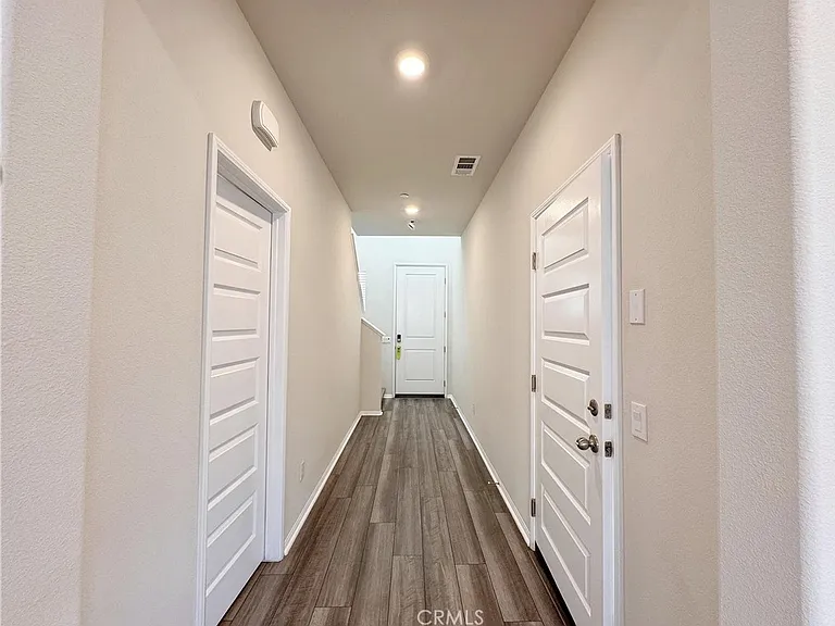 629 E Madeleine Privado — Photo 8