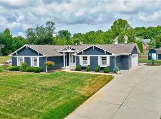 10595 Wildwood Dr, Zionsville, IN 46077