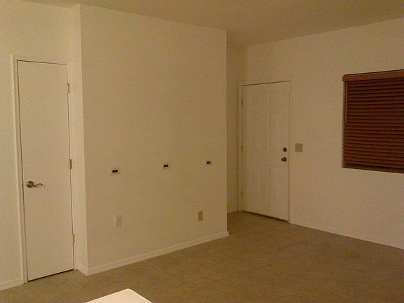 4th image of 2831 N Estrella Ave #1