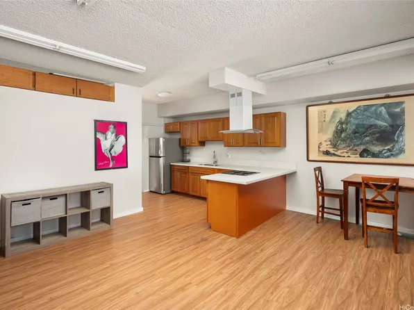 931 University Ave Suite 308, Honolulu, HI 96826