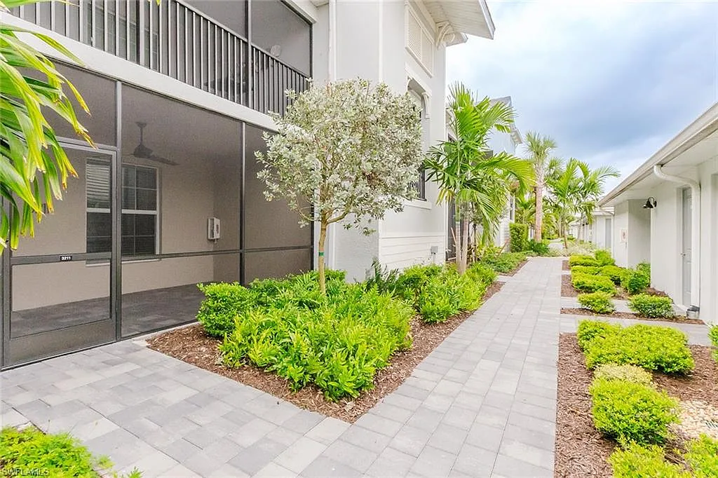 5467 Double Eagle Circle #3211 - The National - Moore — Photo 4