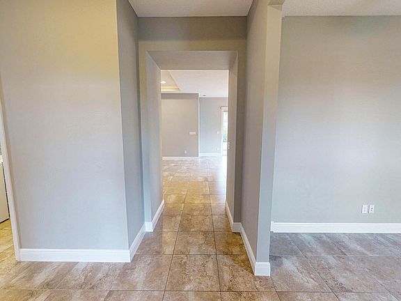 3rd image of 10242 SW Fernwood Avenue