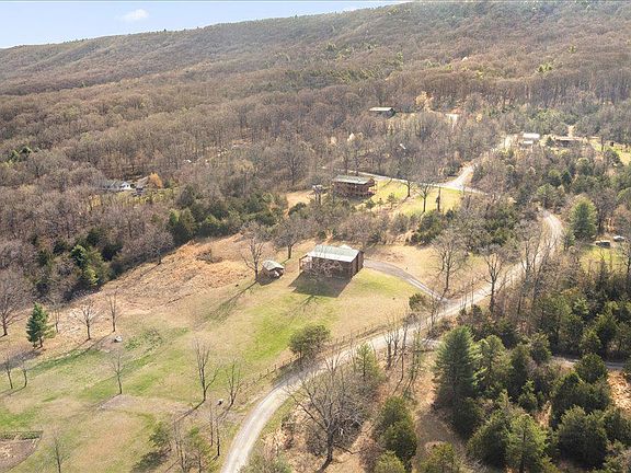 4th image of 325 Coyote Run Rd