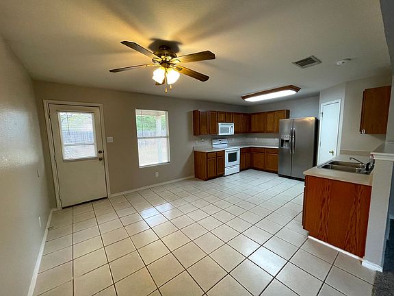 5th image of 4027 Bulverde Pkwy