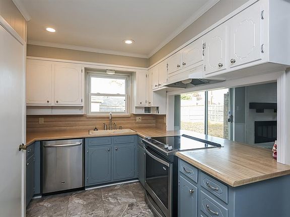2nd image of 8241 Saint Patrick St