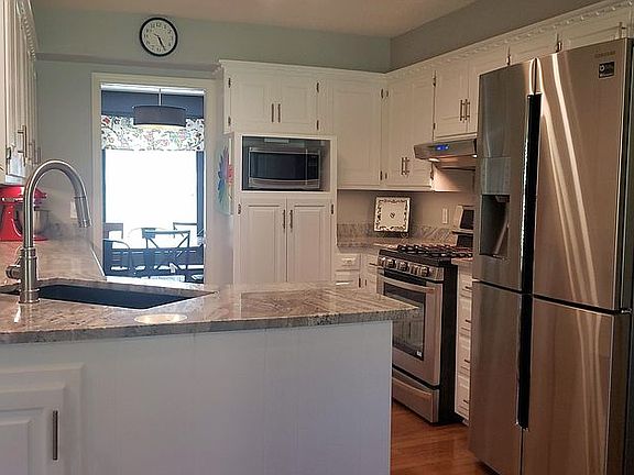 5th image of 2823 S Black Oak Dr